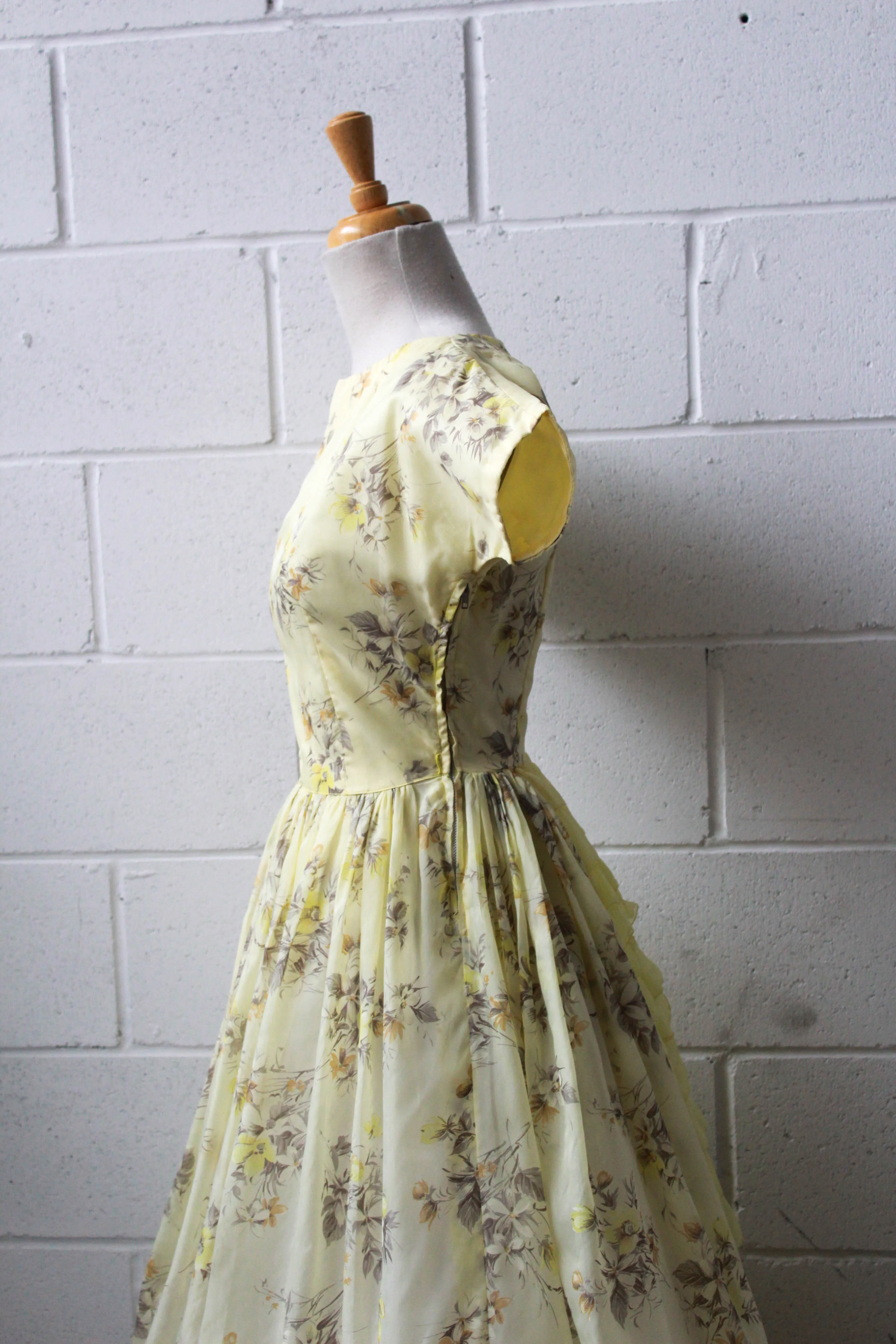 1950s Yellow Floral Dress with Bustle Ruffle Back, Small