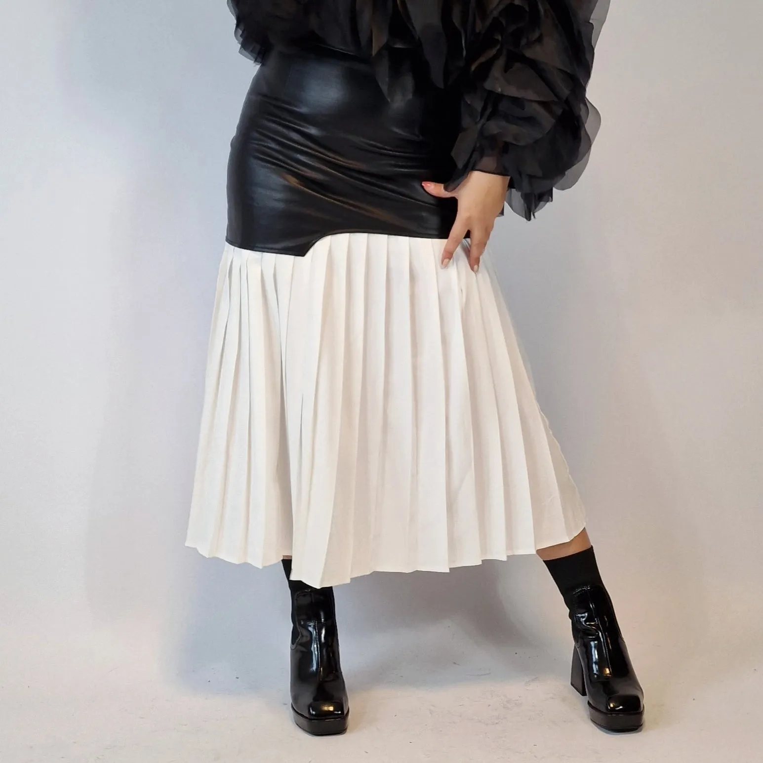 Jazz Up Chic Pleated Skirt with Eco Leather