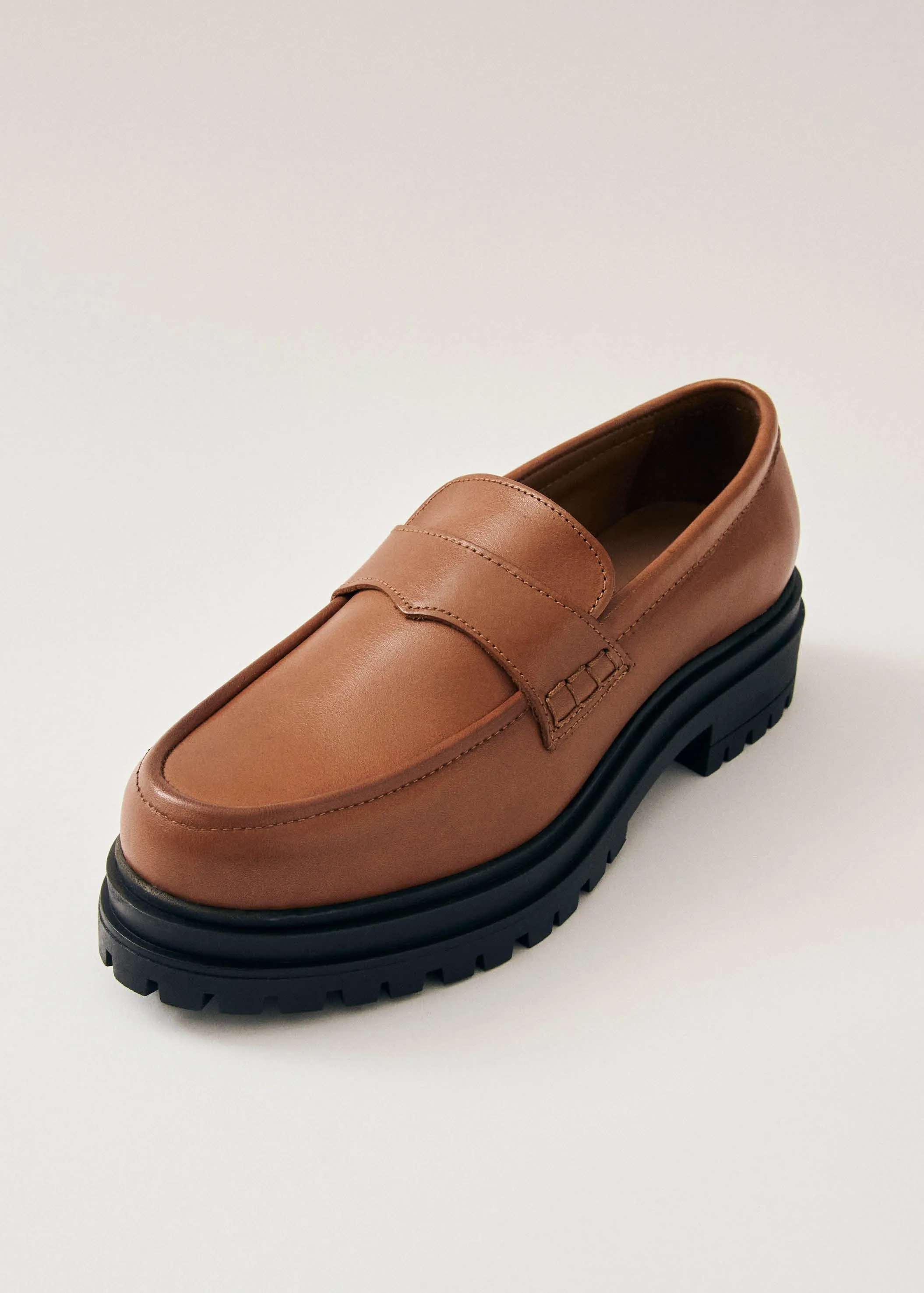 Obsidian Tan Leather Loafers