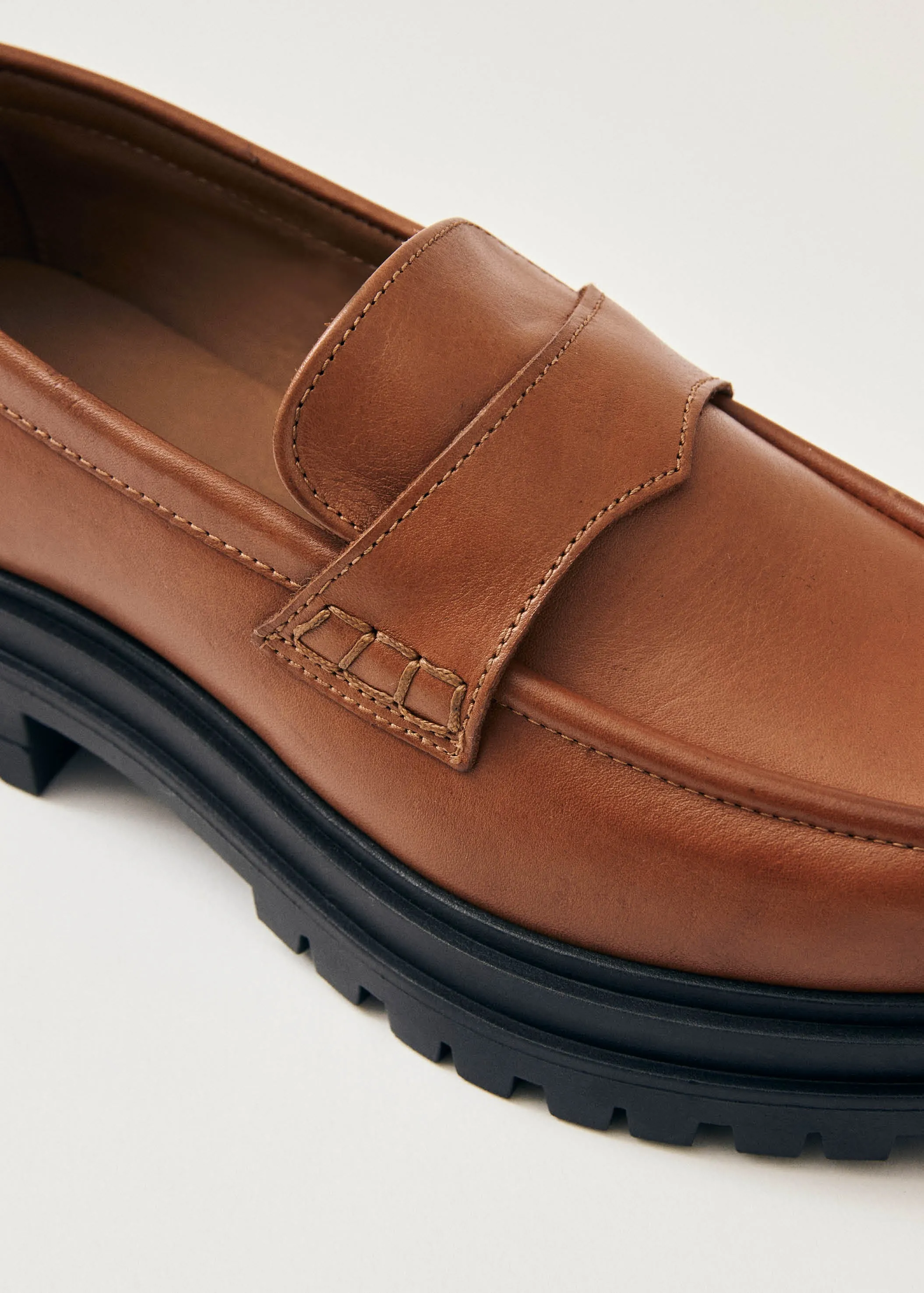 Obsidian Tan Leather Loafers