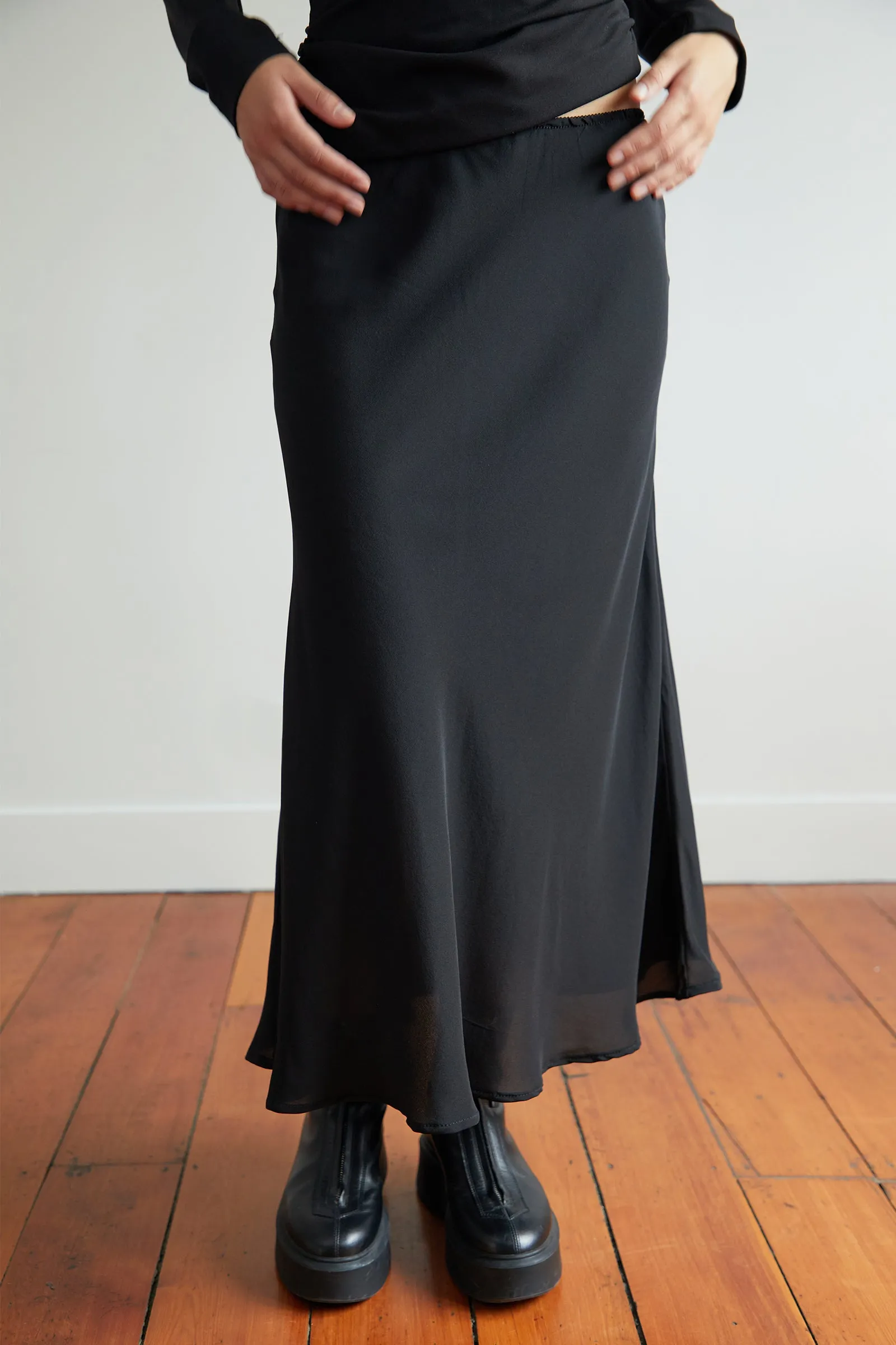 Slip Picot Skirt in Black