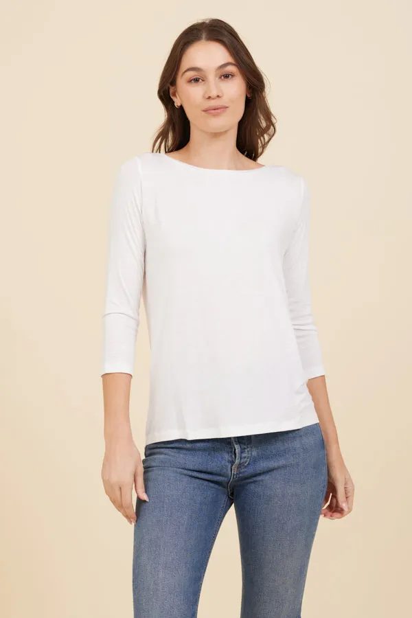 Soft Touch 3/4 Sleeve Pleat Back Crewneck in Blanc